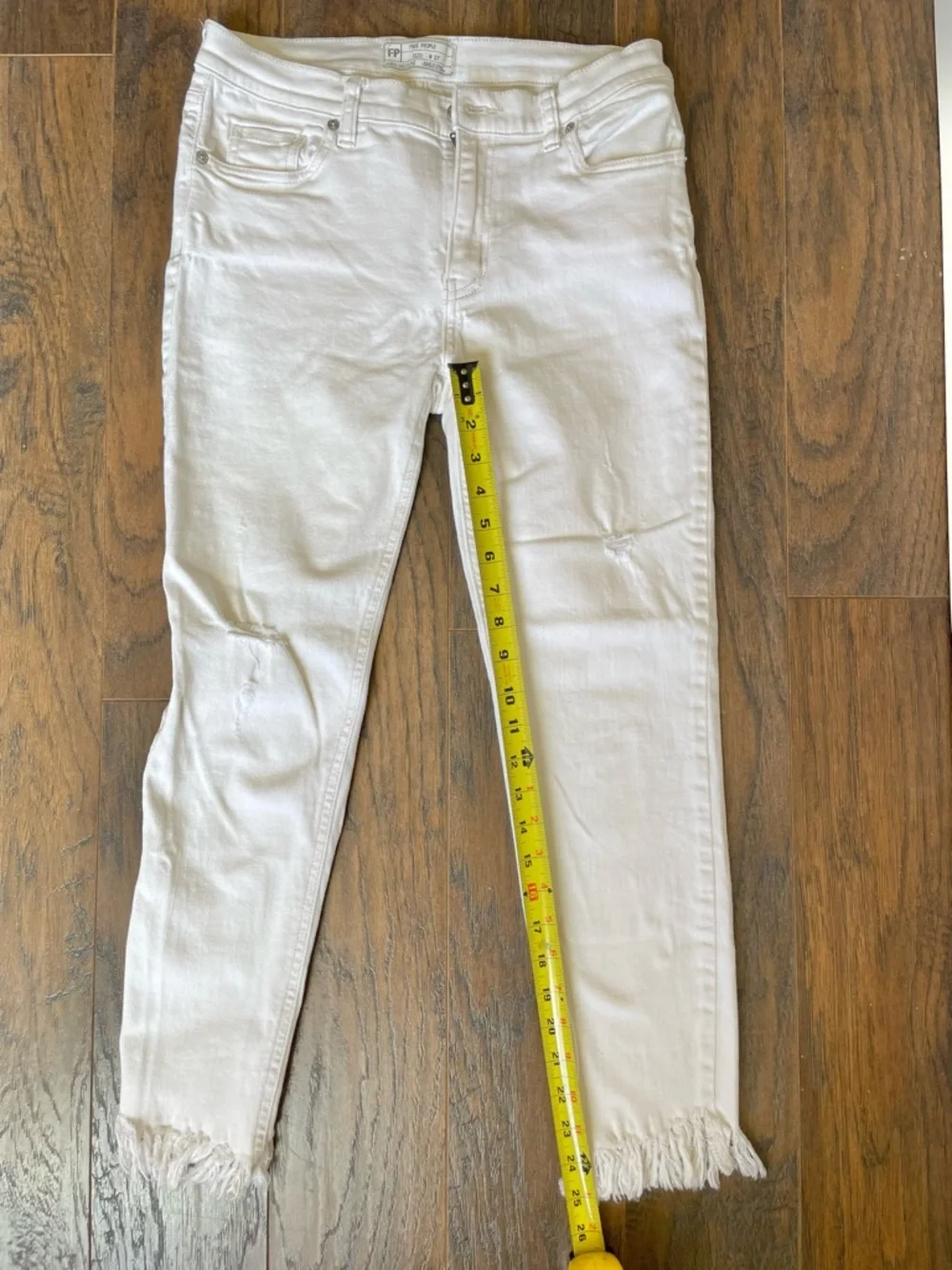 Free People Jeans‎ Women’s Size 27 White Frayed Hem. 61855-16515125